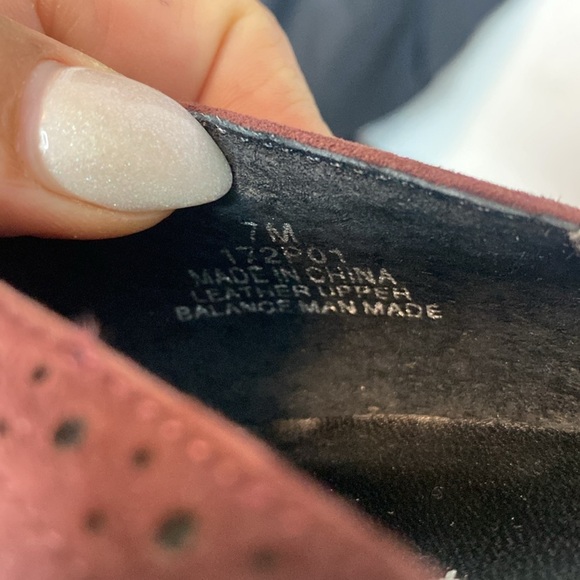 Naturalizer | Retro Suede High Heel Shoes - US7 - Burgundy & Black Tassels - Picture 3 of 7